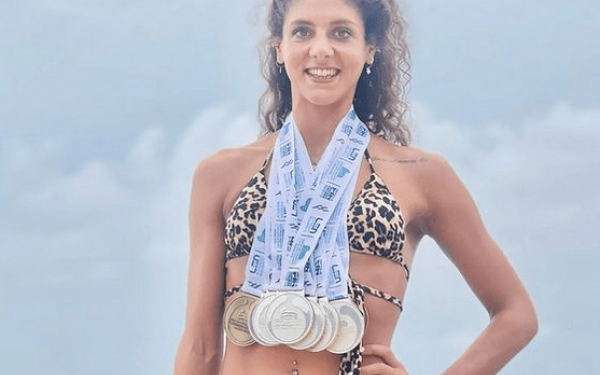 Πρωταθλήτρια της καλλιτεχνικής κολύμβησης απάντησε στον σεξισμό με υπέροχο τρόπο (βίντεο, φωτ.)