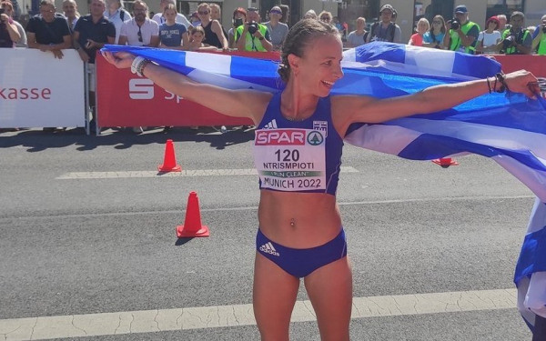 Το μήνυμα-συμβουλή της Ντρισμπιώτη: "Καμιά φορά αξίζει τον κόπο να λείπεις καιρό" (βίντεο)