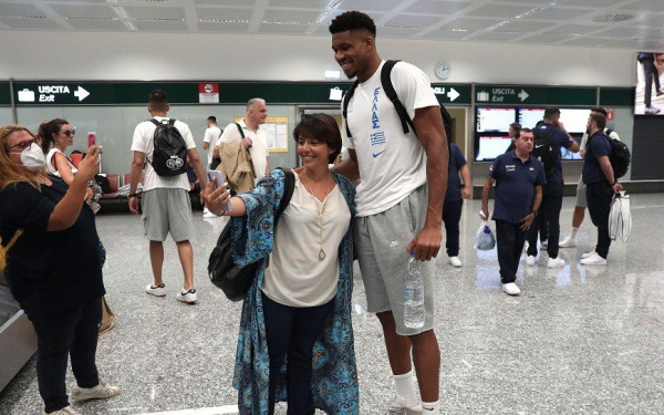 Μπάσκετ: Έφτασε στο Μιλάνο η αποστολή της Εθνικής (φωτ.+βίντεο)