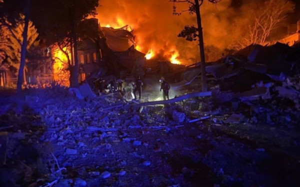 Ουκρανία: Ένας νεκρός και 30 τραυματίες από πυραυλικό πλήγμα σε αστυνομικό τμήμα στο Χάρκοβο