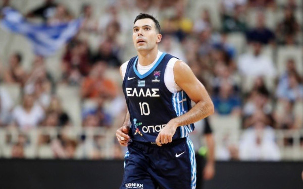 Μπάσκετ: Αγωνία Ιτούδη για τους τραυματισμούς Σλούκα και Κώστα Αντετοκούνμπο