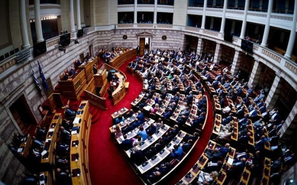 Υποκλοπές: Άρχισε η συζήτηση για το πόρισμα στη Βουλή