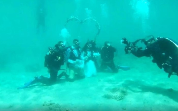 Ο πρώτος υποβρύχιος γάμος στην Ελλάδα έγινε στην Αλόννησο! (βίντεο)