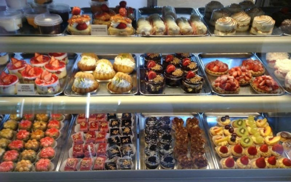 Διατροφή: Τα γλυκά και τα λιπαρά τρόφιμα αλλάζουν τον εγκέφαλό μας