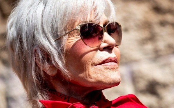 ΗΠΑ: Η Τζέιν Φόντα κατηγορεί τον Ντόναλντ Τραμπ ότι έκανε «συμφωνία με τον διάβολο» ΗΠΑ: Η Τζέιν Φόντα κατηγορεί τον Ντόναλντ Τραμπ ότι έκανε «συμφωνία με τον διάβολο»