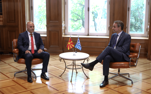 Συνάντηση Μητσοτάκη - Κοβατσέφσκι: Κοινό συμφέρον οι επενδύσεις ελληνικών εταιρειών στη Β. Μακεδονία