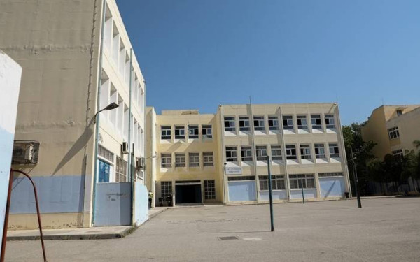 Λαμία: Χειρουργείο στα πόδια για τον ανήλικο που έπεσε από ύψος 5 μέτρων σε γυμνάσιο (βίντεο)