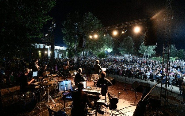 Συναυλία του ΚΚΕ για το Μ. Θεοδωράκη: "Χώρεσε στο μεγαλειώδες έργο του την εποποιία της λαϊκής πάλης"