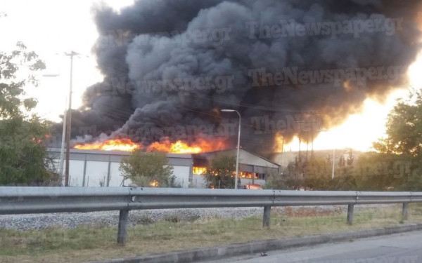 Βόλος: Πυρκαγιά σε παλιό εργοστάσιο της Α' ΒΙΠΕ 