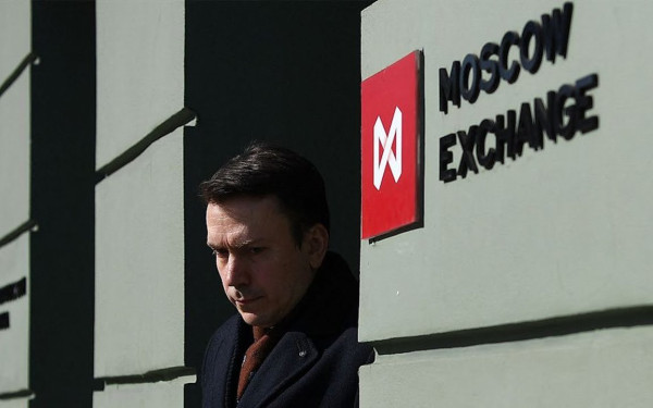 Ρωσία: Στο χρηματιστήριο της Μόσχας οι μετοχές κατέρρευσαν μετά την ανακοίνωση των δημοψηφισμάτων στις κατεχόμενες περιοχές της Ουκρανίας