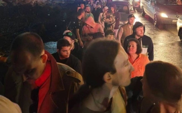 Οι Ρώσοι εγκαταλείπουν με κάθε μέσο τη χώρα - Πιέζονται τα σύνορα Φινλανδίας-Ρωσίας (βίντεο)