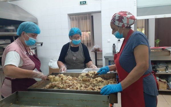 Η αλληλεγγύη έχει άρωμα ζεστού φαγητού