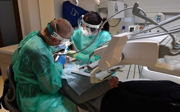 Καθηγητής στοματικής βιολογίας: Νέα δόντια για τον ΄άνθρωπο από βλαστικά κύταρα