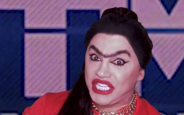 Ο Ζαχαράτος μπήκε στο GNTM ως Σοφία Χατζηπαντελή και έριξε το ίντερνετ (βίντεο)