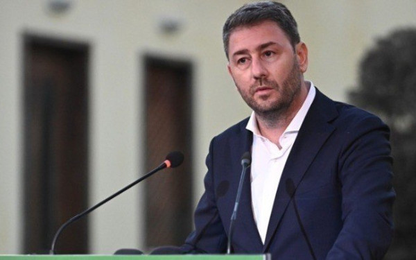 Ο Ανδρουλάκης ζητά να κηρυχτεί αντισυνταγματική η διάταξη που απαγορεύει στην ΑΔΑΕ να ενημερώσει όσους έχουν παρακολουθηθεί από την ΕΥΠ