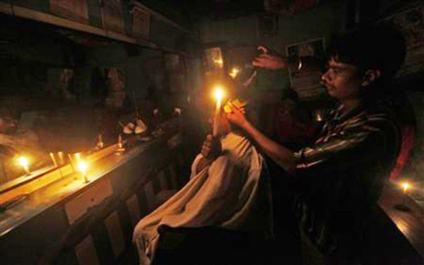 Μπαγκλαντές: Στο σκοτάδι 130 εκατομμύρια άνθρωποι