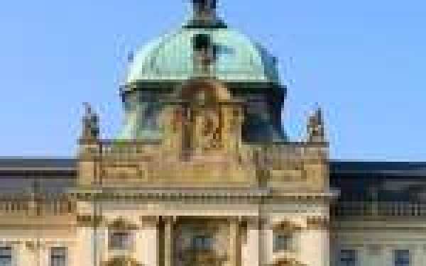 Τσεχία: ΄Ενας δισεκατομμυριούχος, ένας στρατηγός και μια καθηγήτρια πανεπιστημίου πάνε... για την προεδρία