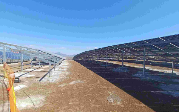 ΥΠΕΝ: Κρίμα και ντροπή να παριστάνουν τους κατήγορους όσοι έπρεπε να απολογούνται για τις ΑΠΕ