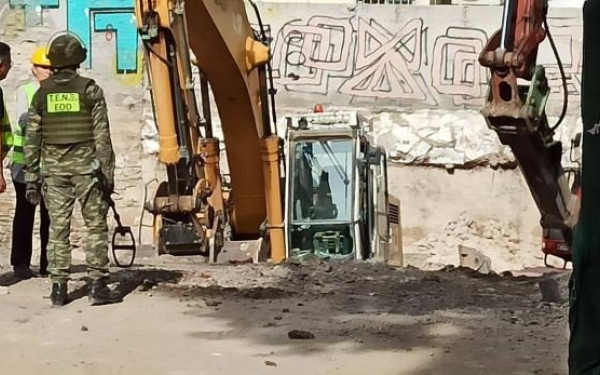 Θεσσαλονίκη - Λ. Σοφού: Σε κιβώτια με ναζιστικά σύμβολα οι οβίδες - Βρέθηκαν ακόμη 15 την Πέμπτη (βίντεο & φωτ.)