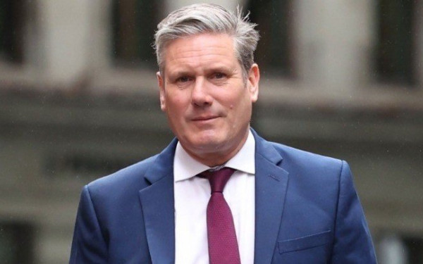 Ηνωμένο Βασίλειο: Γρήγορες καταδίκες και ειδικούς αστυνομικούς θέλει ο Στάρμερ για να σταματήσει την ακροδεξιά