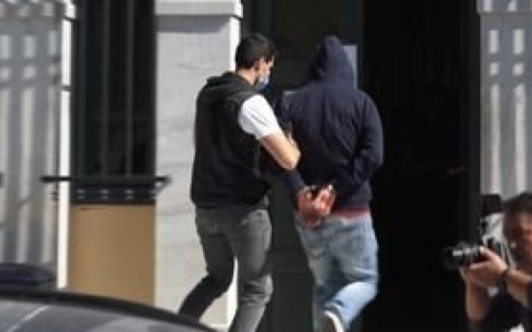 Κολωνός: Τι λέει η σύζυγος Μίχου για τη μητέρα της 12χρονης και την εμπλοκή της