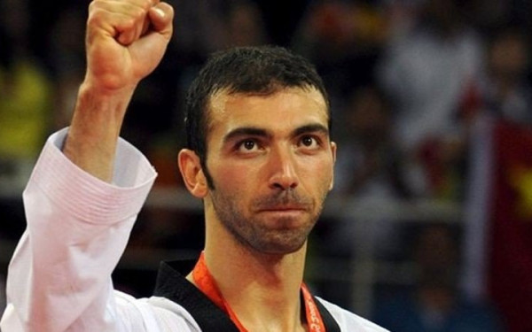 Μετάλλια Αλ. Νικολαΐδη: Επιχειρηματίας της Θεσσαλονίκης θέλει να κερδίσει τη δημοπρασία για να τα δώσει στην οικογένεια του αθλητή (βίντεο)