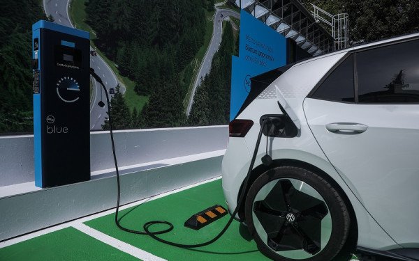 Θεσσαλονίκη: «Πράσινο στόλο» για τη μάχη κατά των σκουπιδιών αποκτούν οκτώ δήμοι - Πού θα μπουν οι σταθμοί φόρτισης