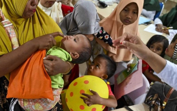 Ινδονησία: Πάνω από 9.000 παιδιά υπέστησαν τροφική δηλητηρίαση από δωρεάν σχολικά γεύματα