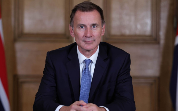 Ηνωμένο Βασίλειο: Ομολογία του ΥΠΟΙΚ για τις «πιέσεις» των νοικοκυριών λόγω πληθωρισμού