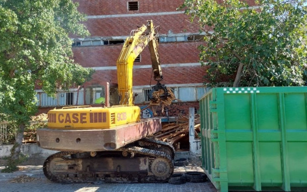 Απομακρύνεται η «ψυχή» του κόκκινου καπνομάγαζου στη Σταυρούπολη (φωτ.)