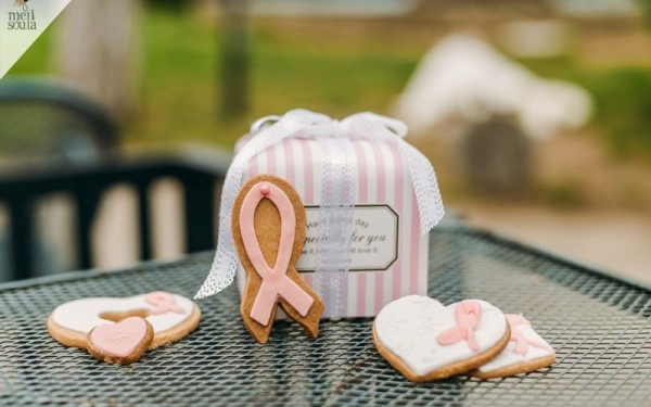 Tα ροζ μπισκότα της MeliSoula για τον Καρκίνο του Μαστού σε ένα pink gala για πολύ καλό σκοπό