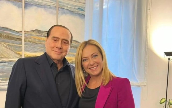 Ανακοίνωσαν ότι συνεχίζουν με κοινές προθέσεις για συγκυβέρνηση Μελόνι και Μπερλουσκόνι