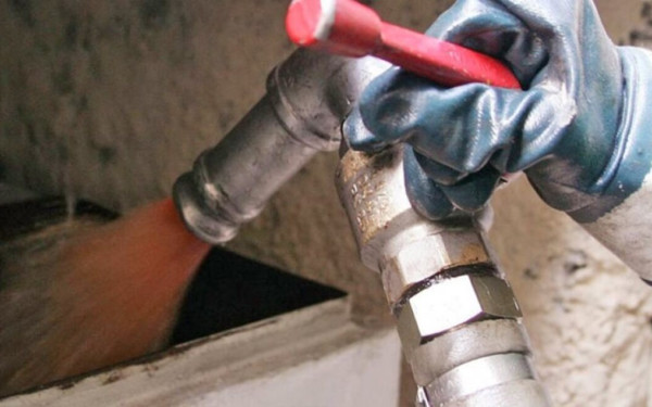 Πετρέλαιο θέρμανσης: Πρεμιέρα σήμερα για τη διάθεση χωρίς επιδότηση στην αντλία - Τα κριτήρια για το επίδομα