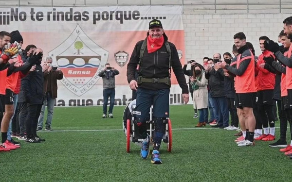 Μουντιάλ 2022: Ισπανός φίλαθλος ξεκίνησε με τα πόδια για το Κατάρ και εξαφανίστηκαν τα ίχνη του (βίντεο)