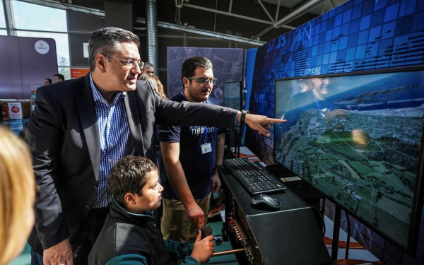 Τζιτζικώστας: Στο “Newton Room” στο NOESIS που έφερε πρώτη στην Ελλάδα η περιφέρεια Κεντρικής Μακεδονίας