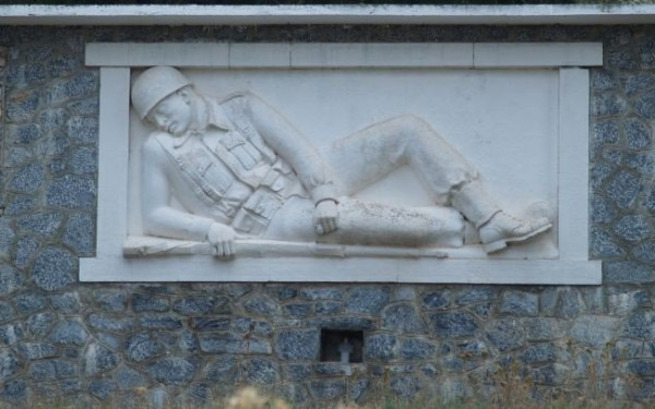 28η Οκτωβρίου: Το μνημείο του άγνωστου στρατιώτη στο Ζάρκο Τρικάλων «ψάχνει» να βρει τον δημιουργό του 28η Οκτωβρίου: Το μνημείο του άγνωστου στρατιώτη στο Ζάρκο Τρικάλων «ψάχνει» να βρει τον δημιουργό του