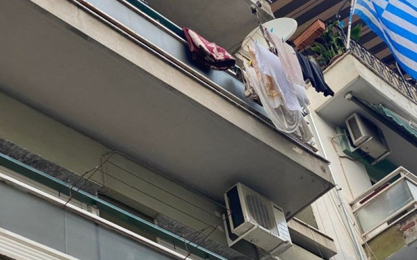 Άγριο έγκλημα στη Μενεμένη: 41χρονος βρέθηκε νεκρός με τραύμα στο κεφάλι - Βασικός ύποπτος ο πατέρας του (βίντεο, φωτ.)