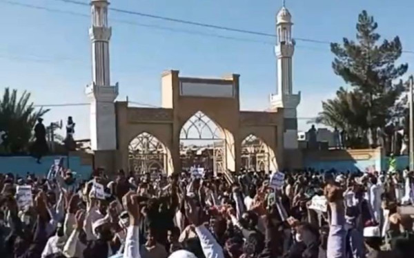 Χάος στο Ιράν - 1 νεκρός από «άγνωστα πυρά» - Αναφορές για χρήση πραγματικών πυρών κατά πολιτών - Δείτε βίντεο 