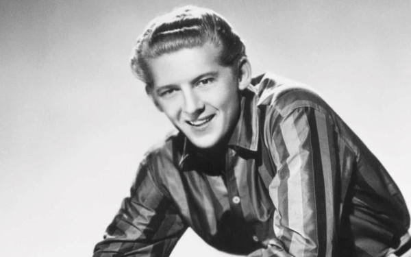 Τζέρι Λι Λιούις: Με ξεχωριστή αυθάδεια  και σπάνιο ταλέντο