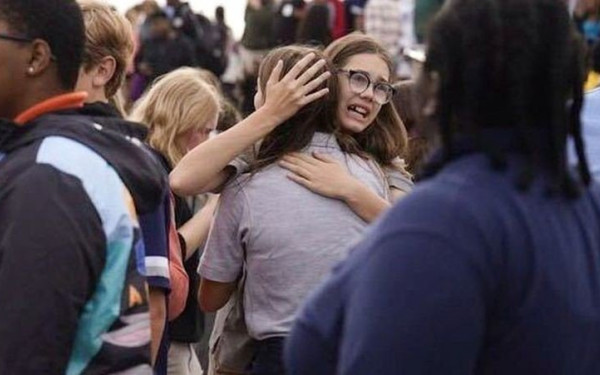 Φρίκη στις ΗΠΑ: Νέα επίθεση ενόπλου σε σχολείο - 2 νεκροί και 6 τραυματίες (βίντεο) 