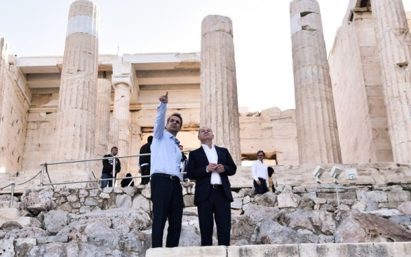 Στην Ακρόπολη Κυριάκος Μητσοτάκης και Όλαφ Σολτς (φωτ.)
