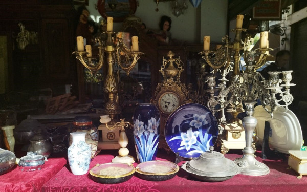 Θεσσαλονίκη: Σπαράγματα αναμνήσεων και ιστορίας στους πάγκους του Μπιτ Παζάρ