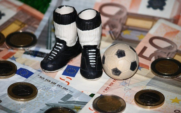 Η ποδοσφαιρική Ευρώπη χάνει τη μάχη με τους Σεΐχηδες