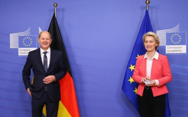 «Σχέδιο Μάρσαλ» για την ανοικοδόμηση της Ουκρανίας θέλουν Φον ντερ Λάιεν και Σολτς