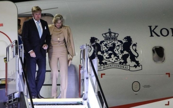 Στην Αθήνα το βασιλικό ζεύγος της Ολλανδίας - Συνάντηση με την Κ. Σακελλαροπούλου