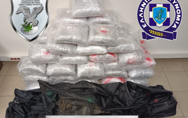  Στα «δίχτυα» της ΕΛΑΣ μέλος διεθνούς κυκλώματος ναρκωτικών - Κατασχέθηκαν πάνω από 54 κιλά κάνναβης (φωτ.)