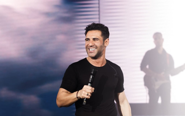 Θεσσαλονίκη: Με Πέτρο Ιακωβίδη και FY η φωταγώγηση του χριστουγεννιάτικου δέντρου στην Αριστοτέλους 