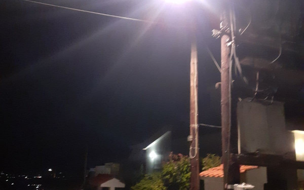 Θέρμη: 12 νέες λάμπες στην είσοδο της Σουρωτής (φωτ.)