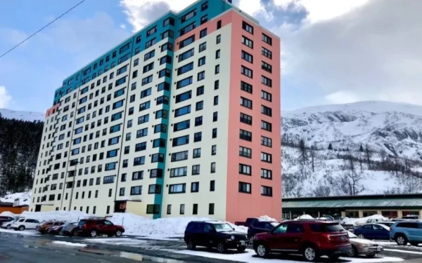 Απίστευτο κι όμως αληθινό: Ολόκληρος ο πληθυσμός μίας πόλης ζει στην ίδια πολυκατοικία