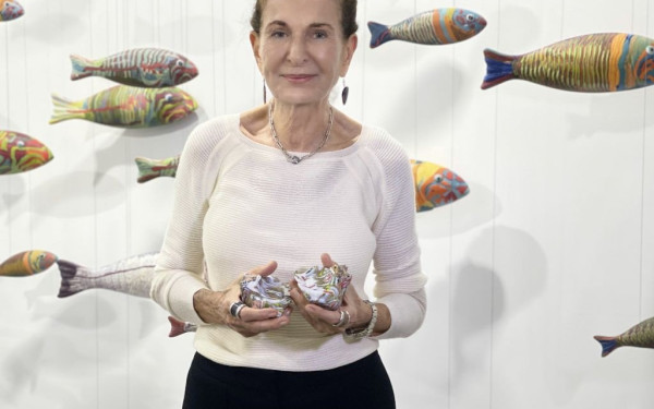 Ο πορσελάνινος κόσμος της Μαρίτσας Τραυλού αποκαλύπτεται στη Θεσσαλονίκη (φωτ.)